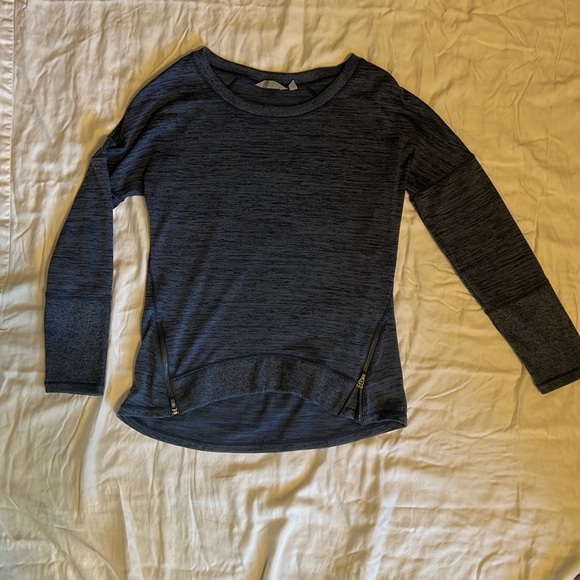 Athleta longsleeve top - Picture 1 of 8